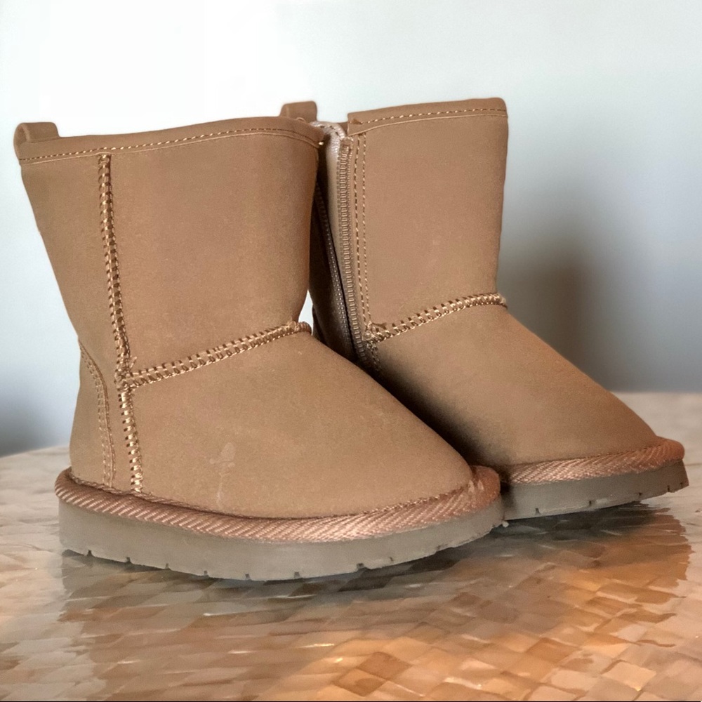 Ugg style boots GAP